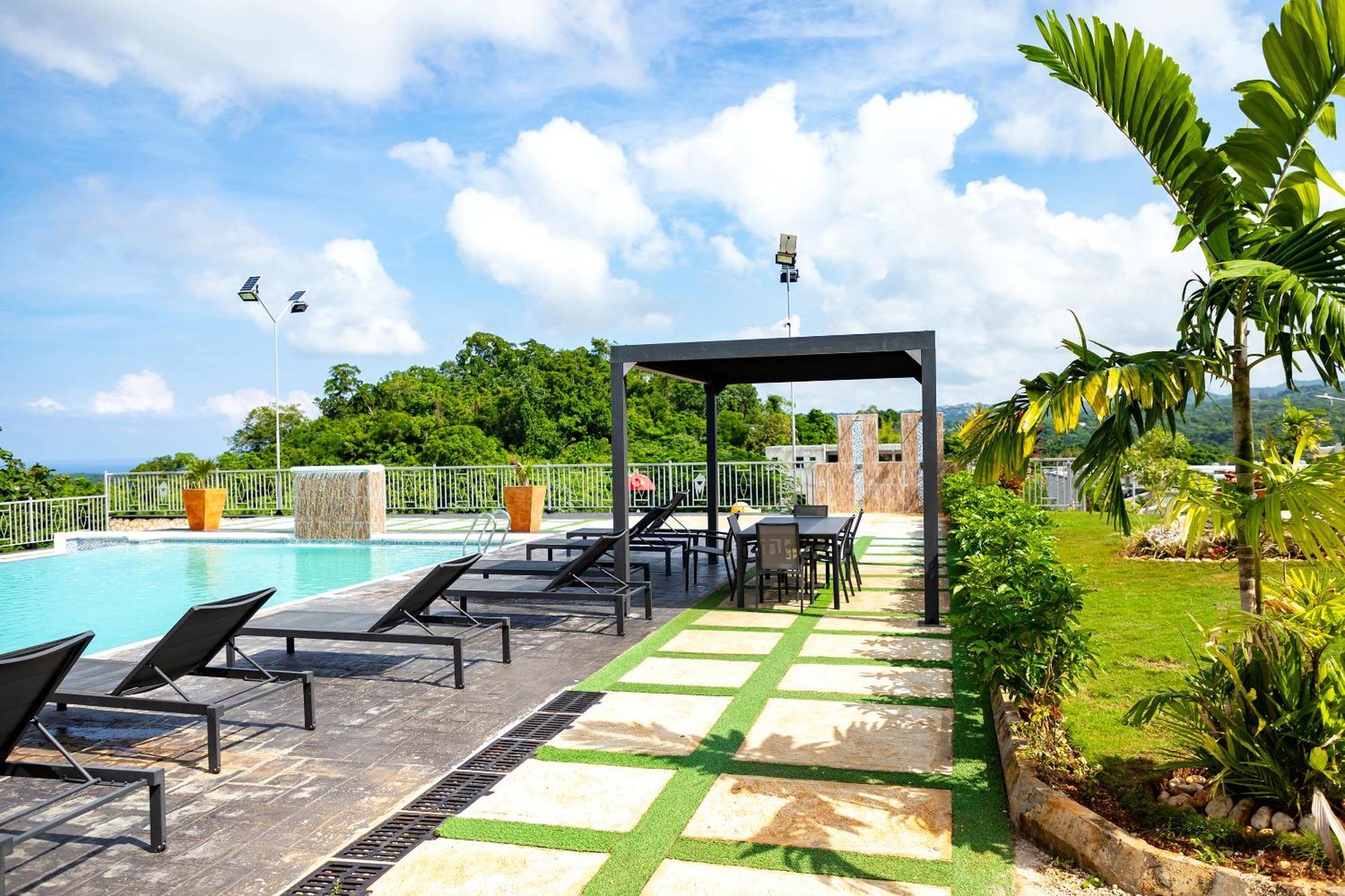 Ms. T's Paradise @ Pyramid Point Holiday home Ocho Rios